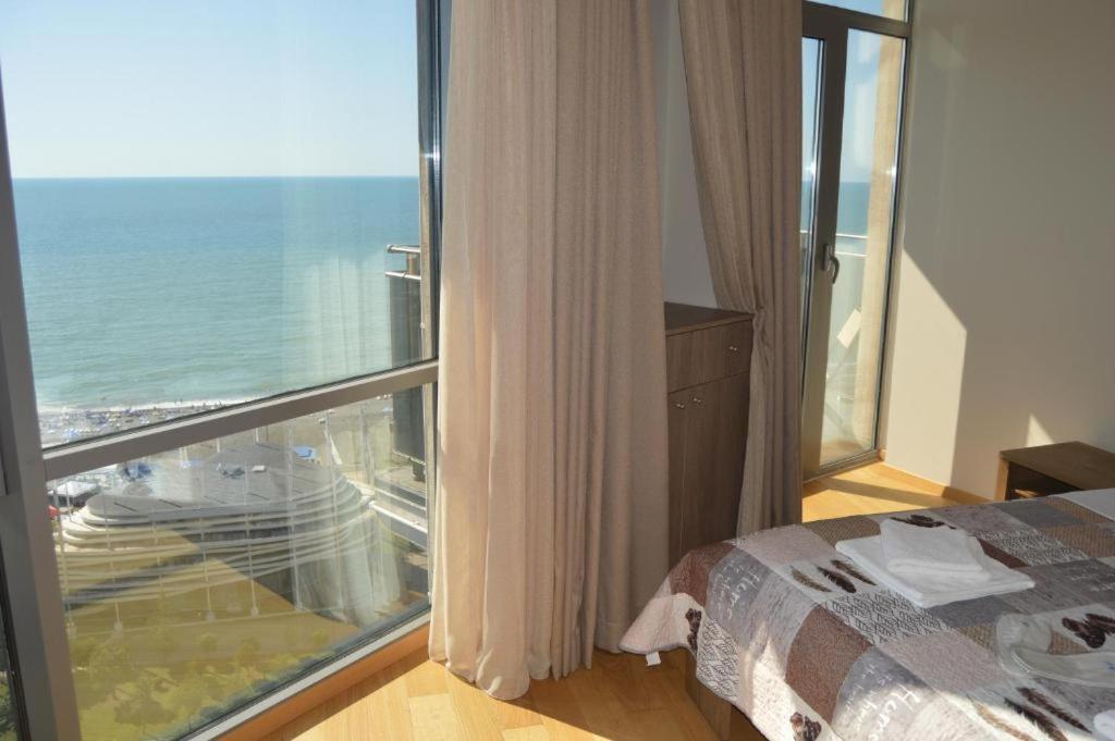 Orbi Luxury Apartments Batoumi Extérieur photo